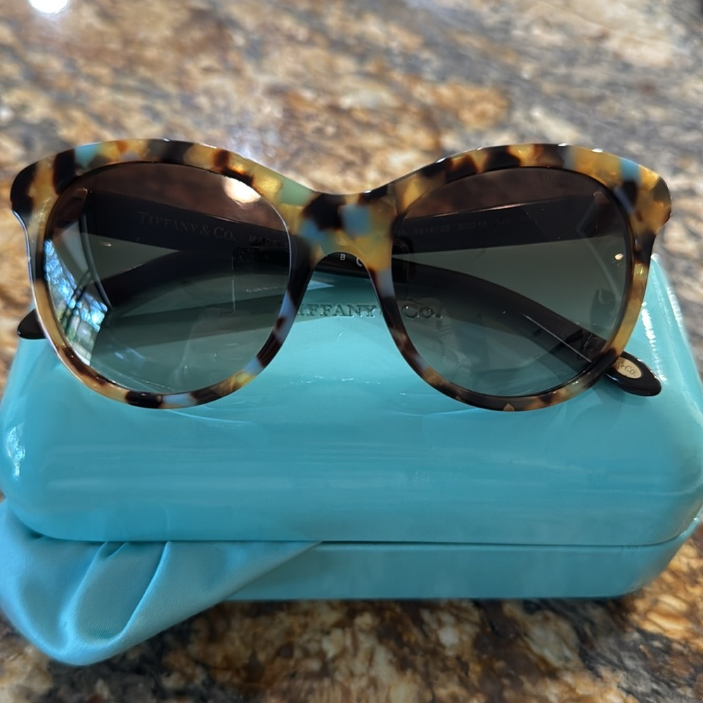 Tiffany TF-4125 Cat-Eye Sunglasses - Never Worn (with case & cloth)